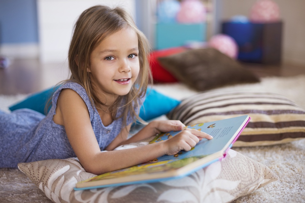 premier-livre-de-lecture-fille