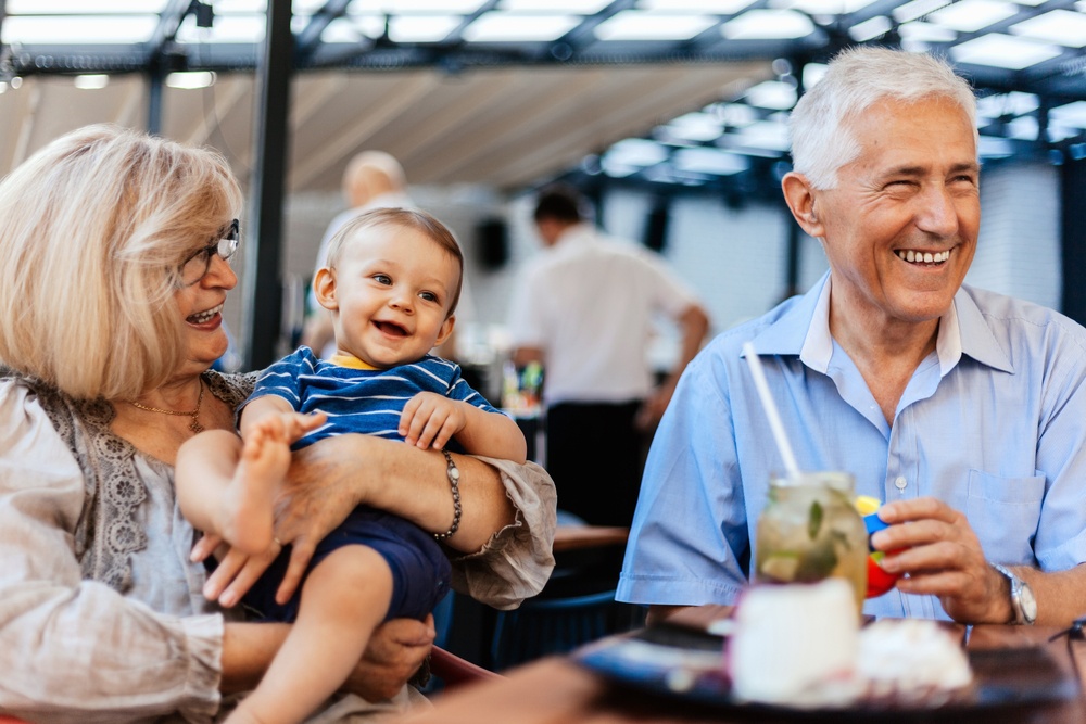 Grands-parents au restaurant