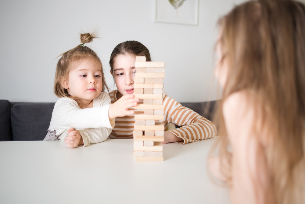 enfant-perseverant-jenga