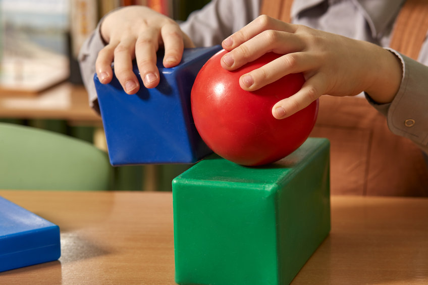 Enfants avec jeux