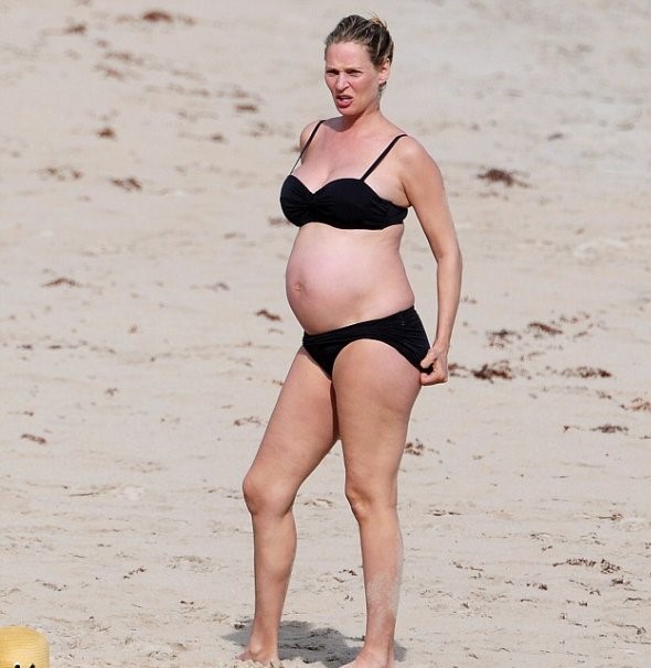 uma-thurman-enceinte