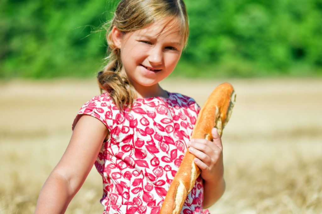 enfant-va-chercher-du-pain