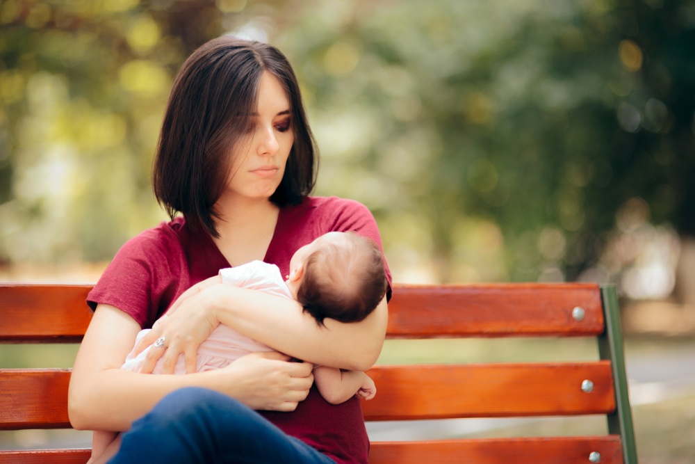 maman-qui-trouve-son-bebe-moche