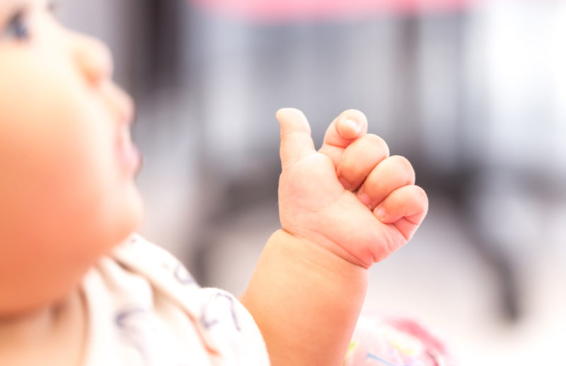 langue-des-signes-bebe