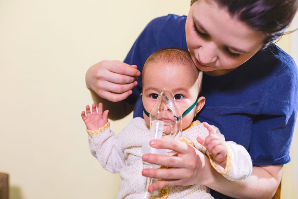 Bébé avec problème respiratoire